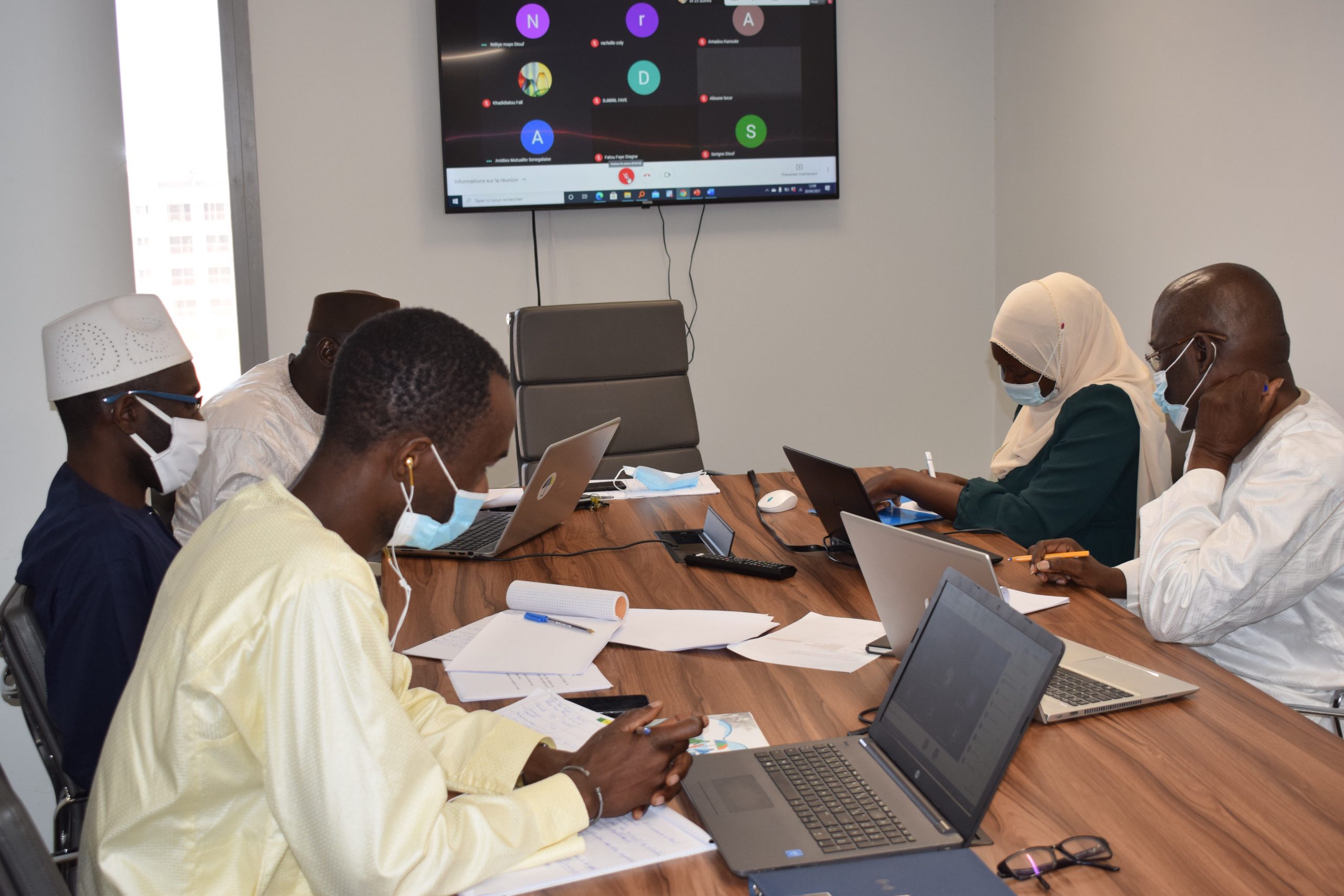 Programme de la couverture maladie universelle au Sénégal : le CRES présente les rapports sur le cadre institutionnel, la soutenabilité et le modèle de financement