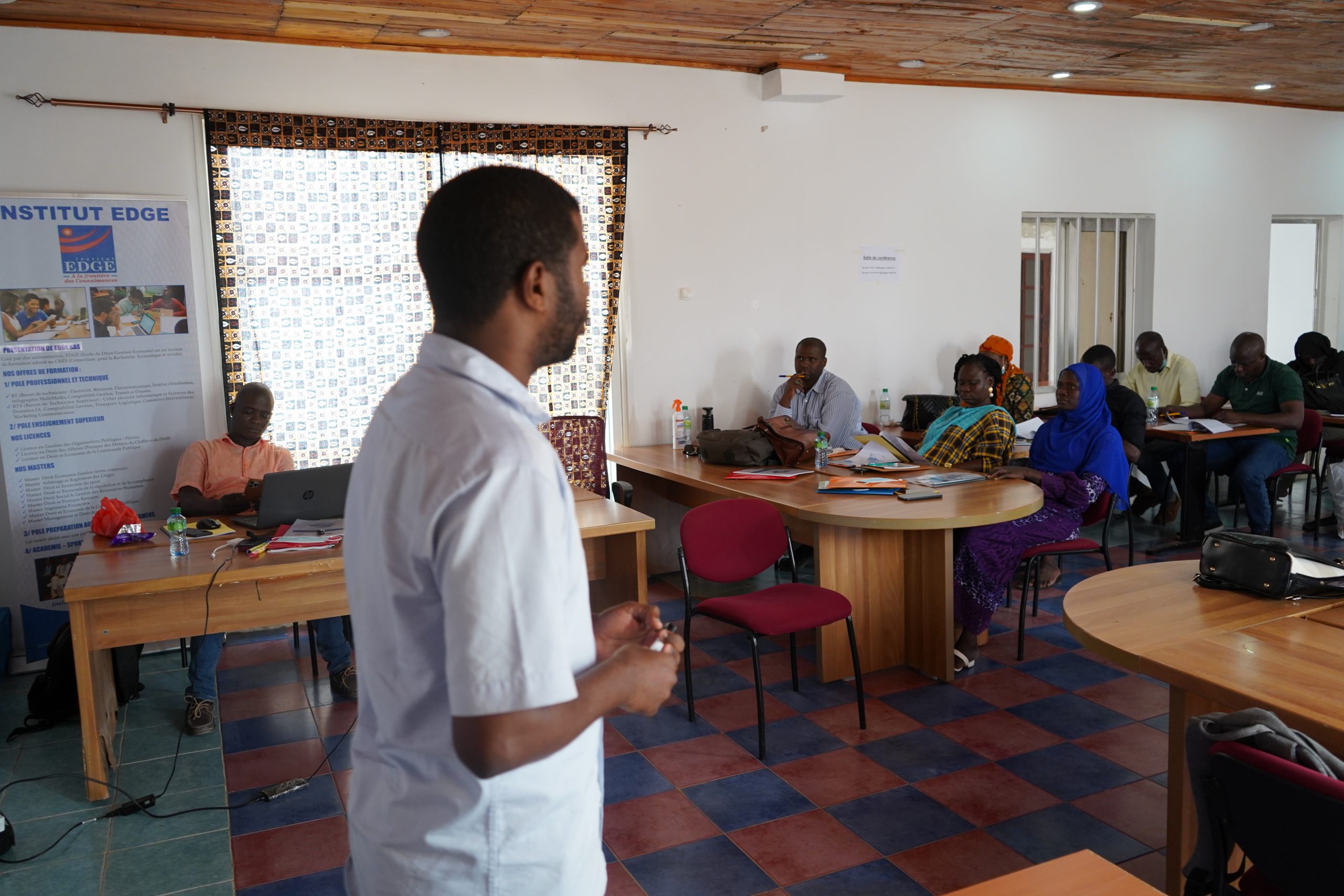 Formation des agents recenseurs de l’enquête Afrobatrometer R9