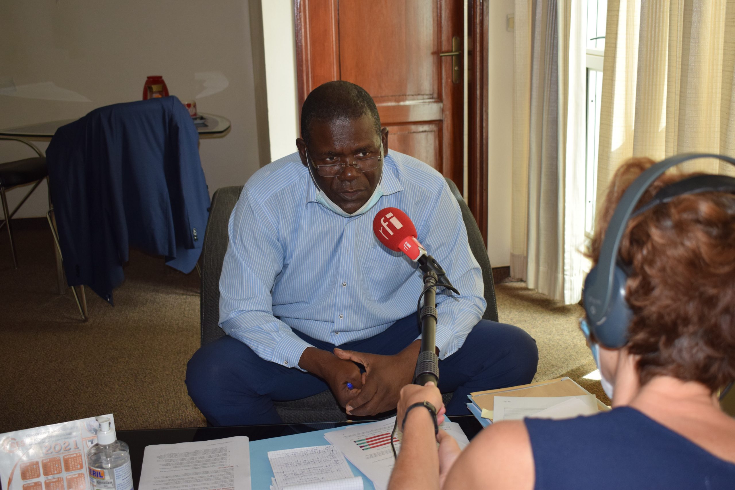 Fausses nouvelles et réseaux sociaux au Sénégal : Pr Abdoulaye DIAGNE répond aux questions de RFI